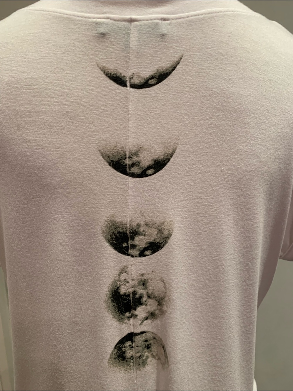🩷LOVE PEACE AND LAZY DAYS🩷NWT! ROUND NECK, ROLLED SLEEVES. EXCELLENT CONDITION! - Picture 7 of 11